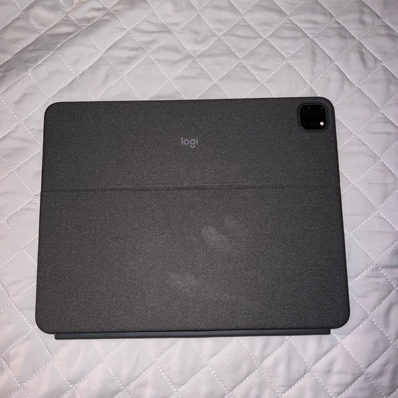 Logitech Combo Touch iPad Pro 12.9-inch - Picture 2 of 9